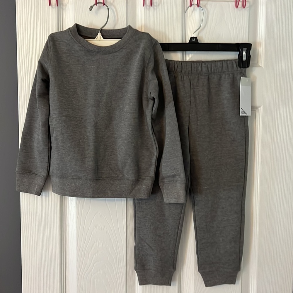 Nordstrom rack boys 4T sweatsuit sweat shirt sweat pants NWT